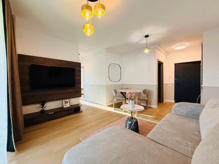 Apartament cu 3 camere semidecomandat în Florești