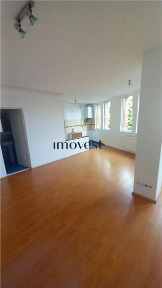 Apartament cu 2 camere decomandat în 14 Mai — fotografia 3