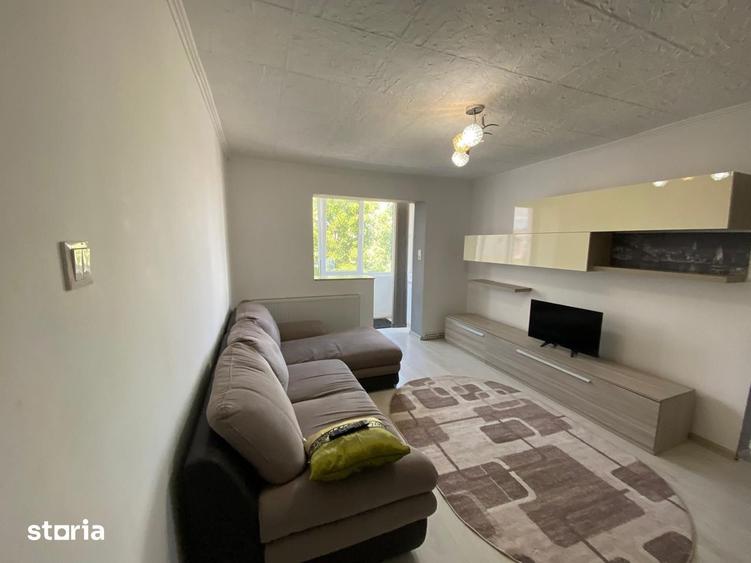 Apartament cu 2 camere semidecomandat, mobilat în Central