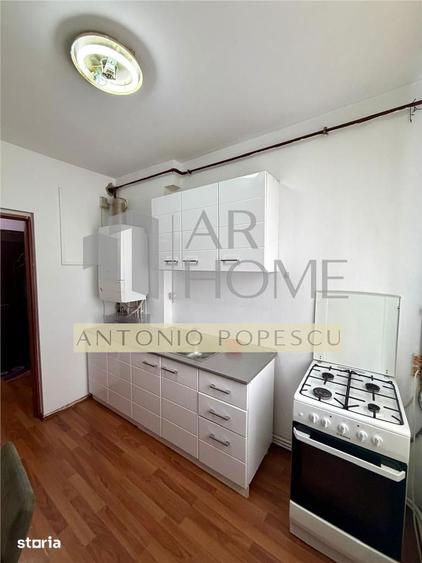Apartament cu 2 camere semidecomandat, mobilat în Central