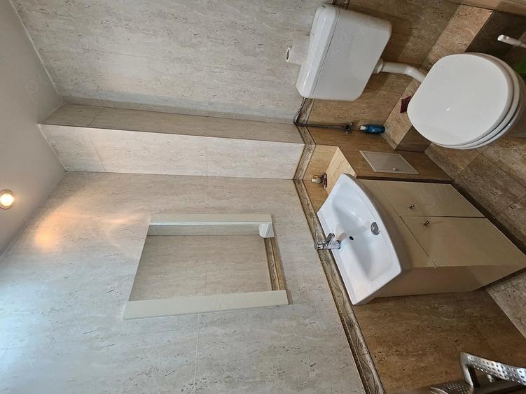 Apartament cu 3 camere decomandat în Soarelui