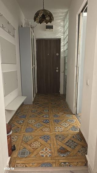 Apartament cu 3 camere în Vatra Luminoasă