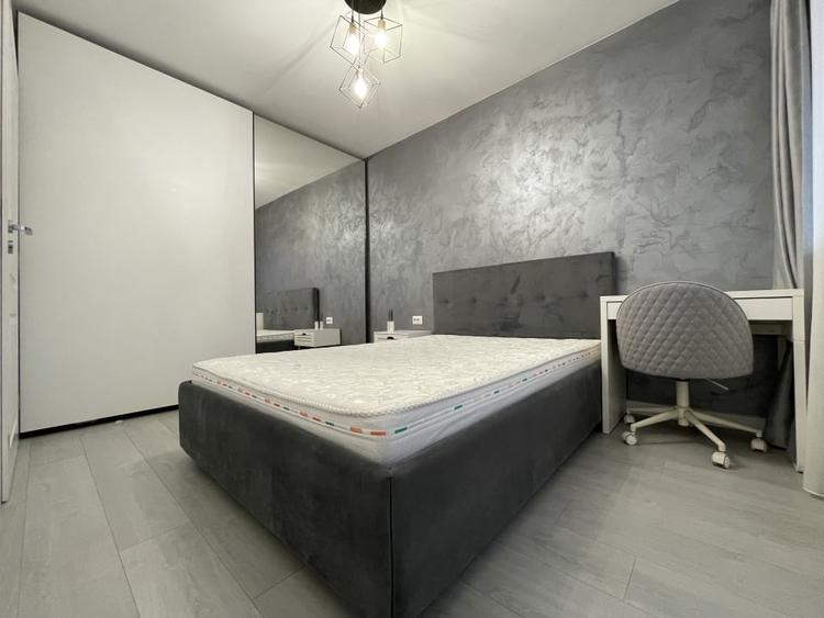 Apartament cu 3 camere semidecomandat, mobilat în Dâmbul Rotund