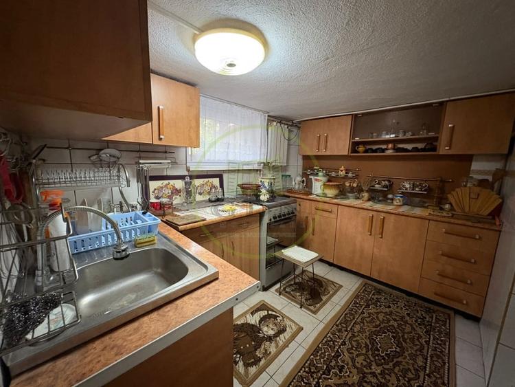 Casă individuală cu 5 camere cu Canalizare în Valea Rosie