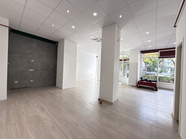 Spațiu comercial, de 68.26000213623 mp, în Aviației