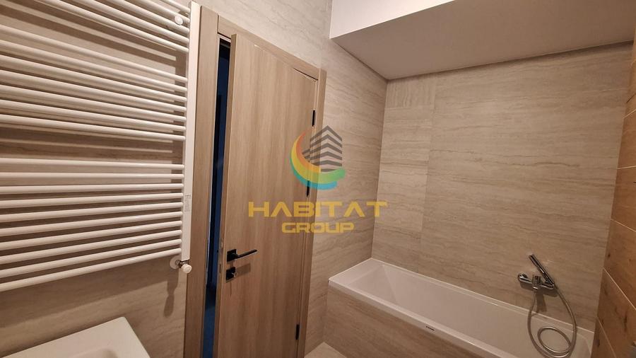 Apartament cu 3 camere semidecomandat în Berceni