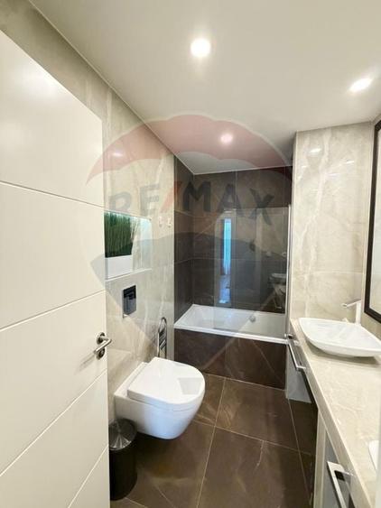 Apartament cu 4 camere decomandat, mobilat în Iancu Nicolae