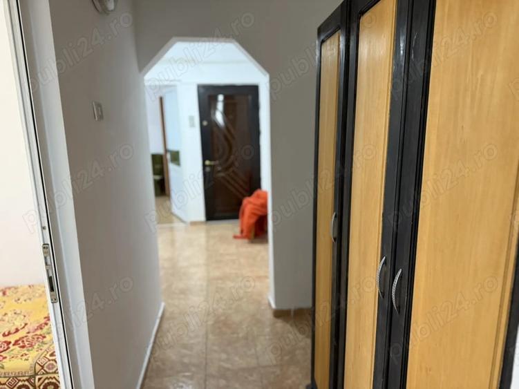 Apartament cu 3 camere semidecomandat în Central