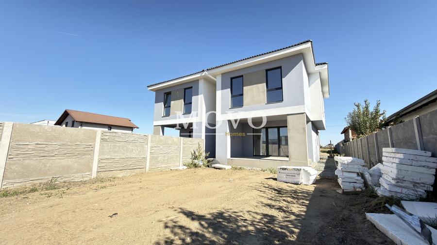 Duplex cu 4 camere cu Canalizare în Moșnița Nouă