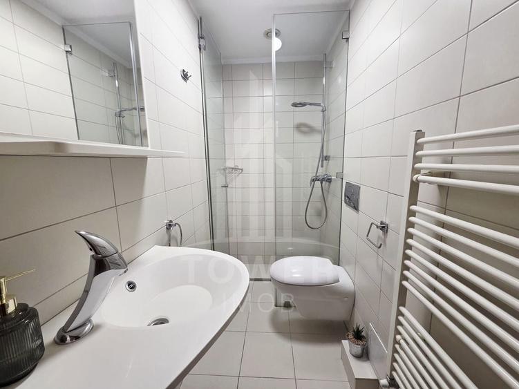 Apartament cu 3 camere, mobilat în Central