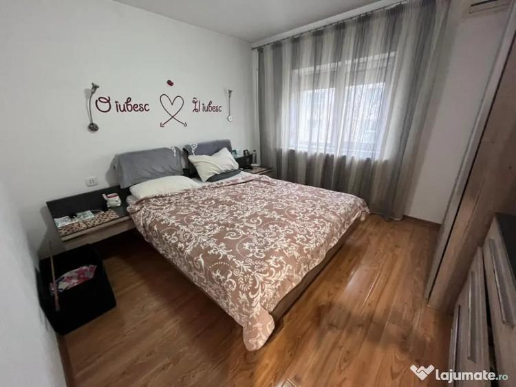 Apartament cu 3 camere decomandat, mobilat în Craiovița Nouă