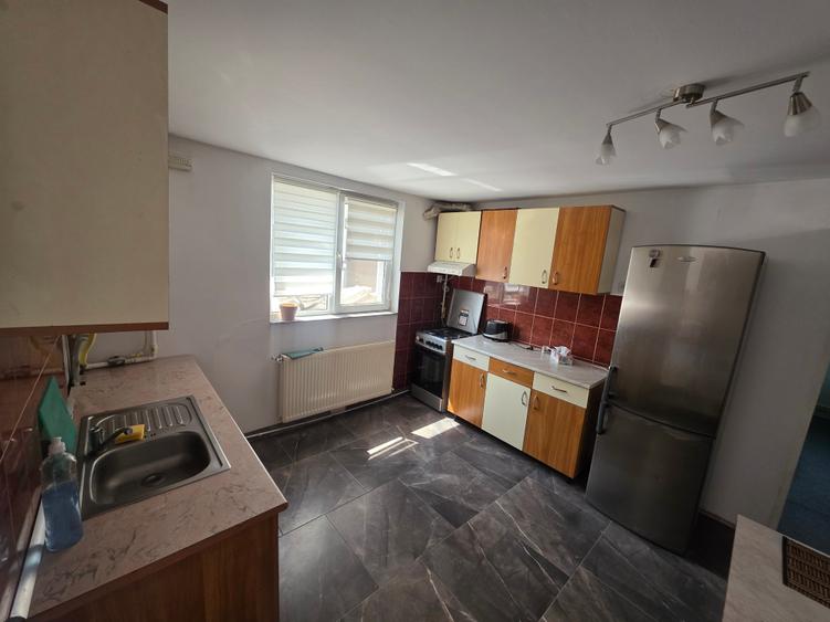 Casă individuală cu 5 camere cu Teren 295 Mp în Ceangăi
