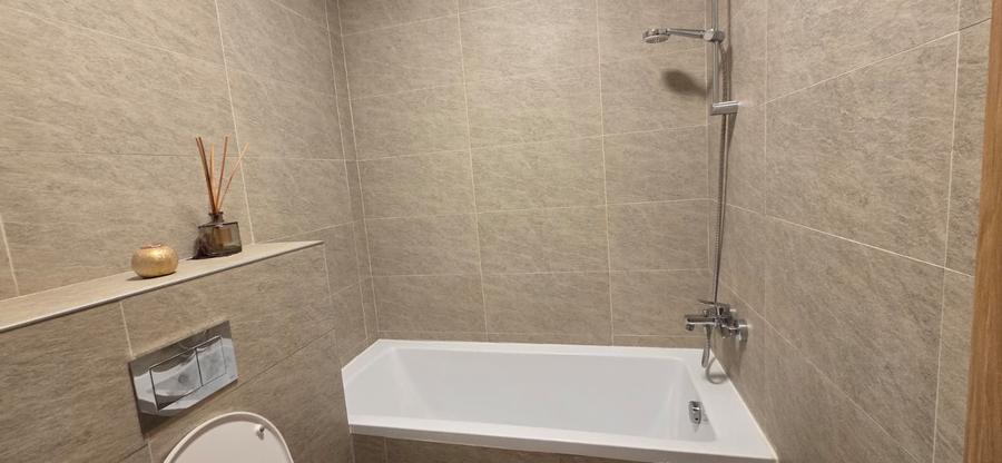 Apartament cu 3 camere decomandat în Herăstrău