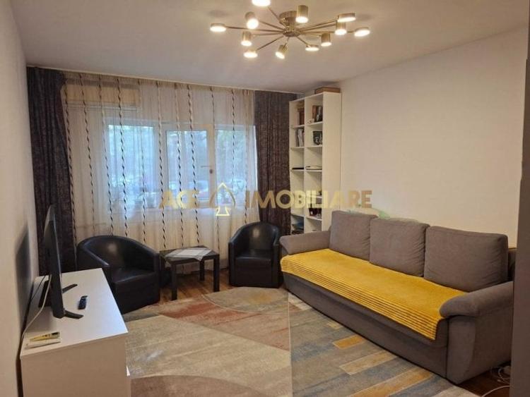 Apartament cu 2 camere semidecomandat, mobilat în Crângași