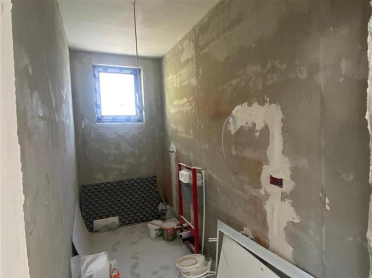 Casă cu 4 camere cu Teren 520 Mp în Breazu