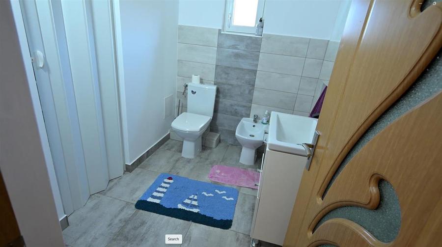 Casă individuală cu 5 camere cu Canalizare în Arghira