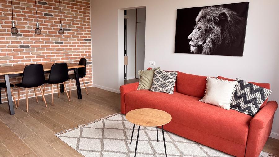 Apartament cu 2 camere semidecomandat, mobilat în Tineretului