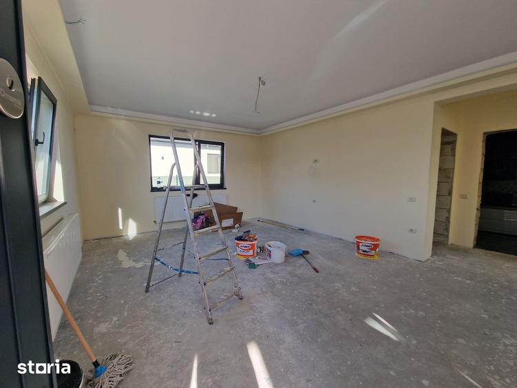 Casă cu 3 camere cu Teren 280 Mp în Lumina