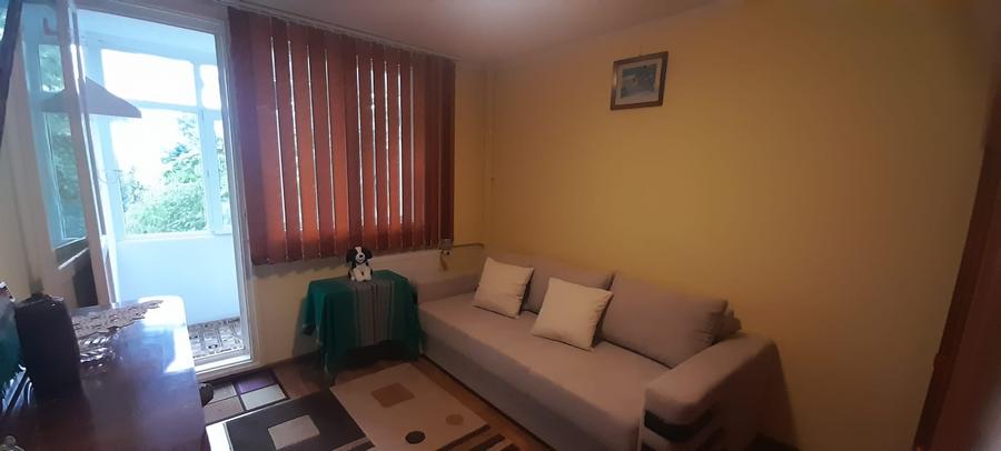 Apartament cu 3 camere semidecomandat în 1 Decembrie 1918