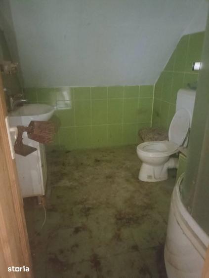 Casă cu 6 camere cu Teren 1000 Mp în Angheluș