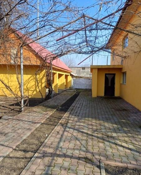 Casă cu 4 camere în Central