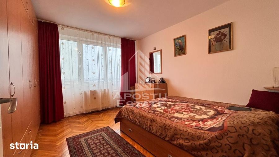 Apartament cu 3 camere decomandat în Take Ionescu