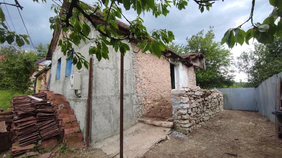 Casă cu 2 camere cu Teren 719 Mp în Potoc