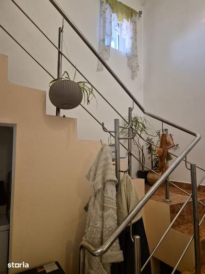 Casă cu 4 camere cu Teren 500 Mp în Valea Călugărească