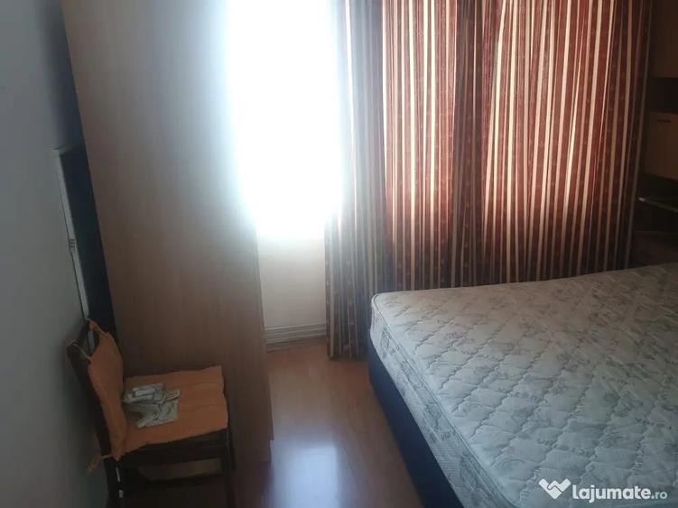 Apartament cu 2 camere decomandat în Tractorul