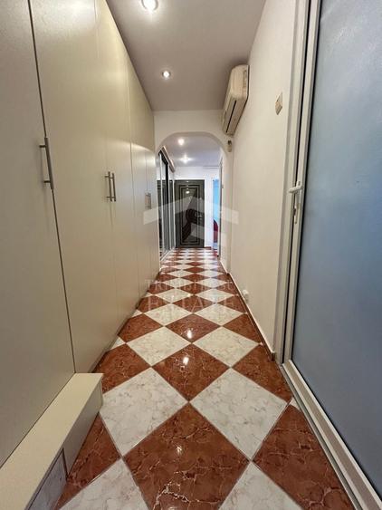 Apartament cu 3 camere decomandat, mobilat în Dacia