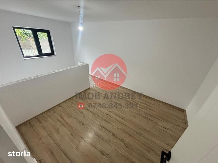 Casă cu 8 camere cu Teren 300 Mp în Central