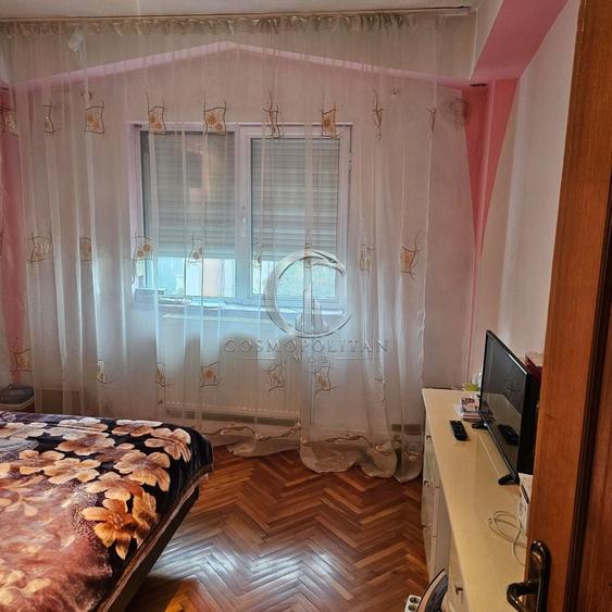 Apartament cu 3 camere în Broșteni
