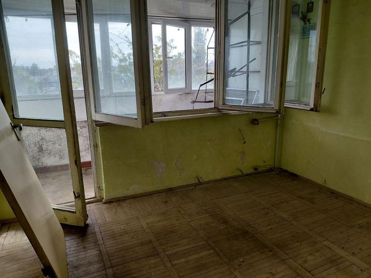 Apartament cu 3 camere decomandat în Micro 16