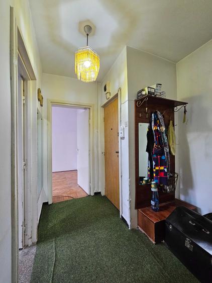 Apartament cu 3 camere semidecomandat în Ultracentral