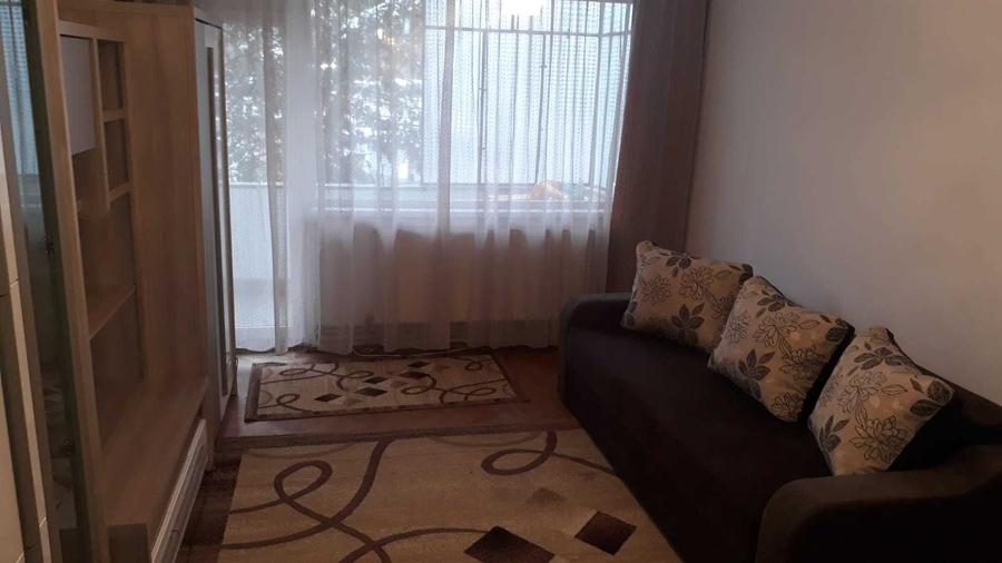 Apartament cu 2 camere semidecomandat în Aleea Carpați