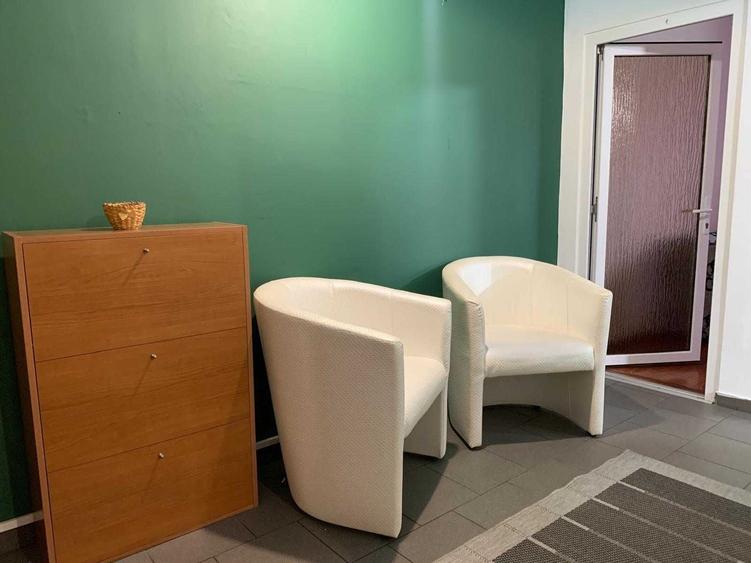 Garsonieră decomandată în Central