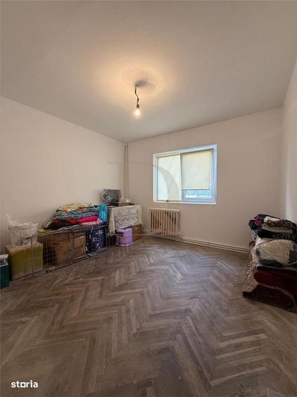 Apartament cu 3 camere decomandat în Hala Centrală