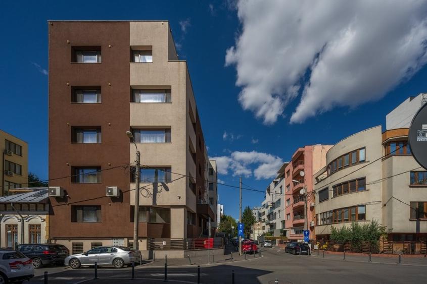 Birou, de 143 mp, în Aviatorilor