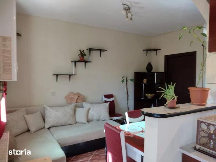 Apartament cu 2 camere semidecomandat în Gruia