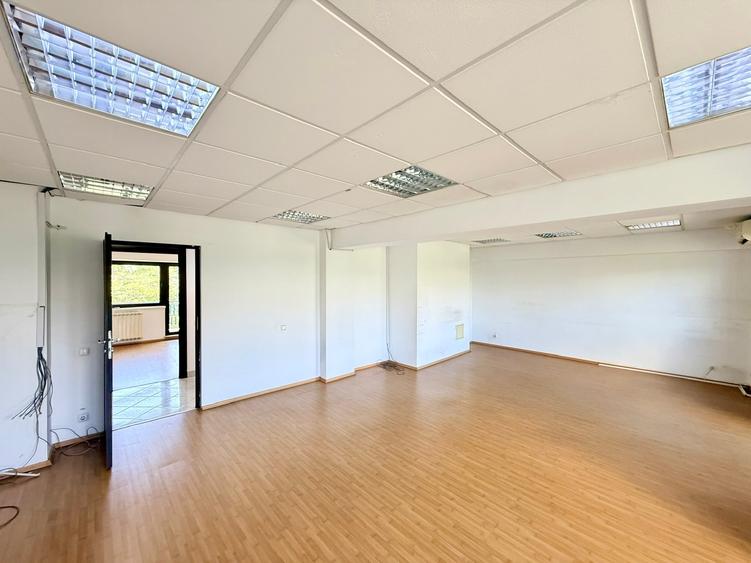 Apartament cu 4 camere decomandat în P-ța Unirii