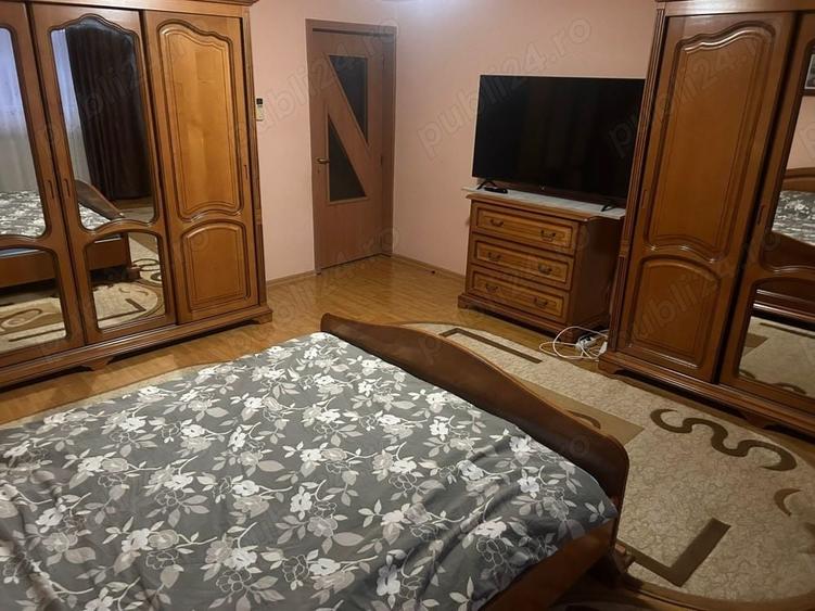 Casă cu 6 camere în Steaua