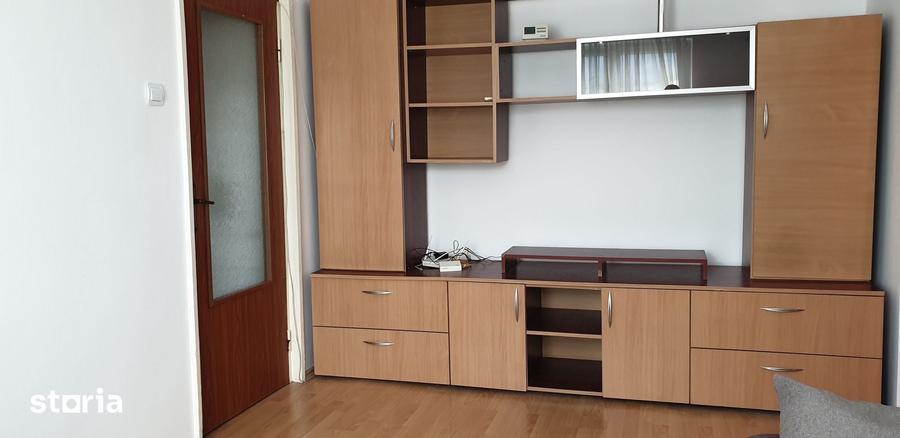 Apartament cu 3 camere în Florilor