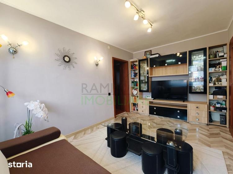Apartament cu 3 camere în Florilor