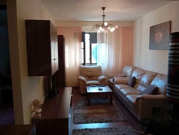 Apartament cu 2 camere semidecomandat în Olteniței