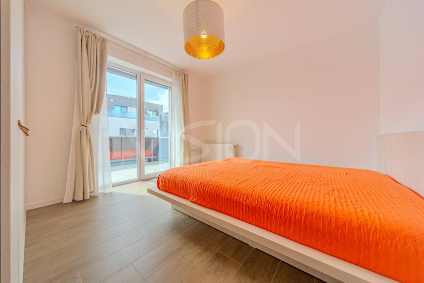 Apartament cu 3 camere semidecomandat în Între Lacuri