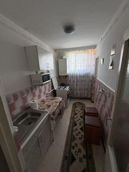 Apartament cu 2 camere semidecomandat în Mărăței