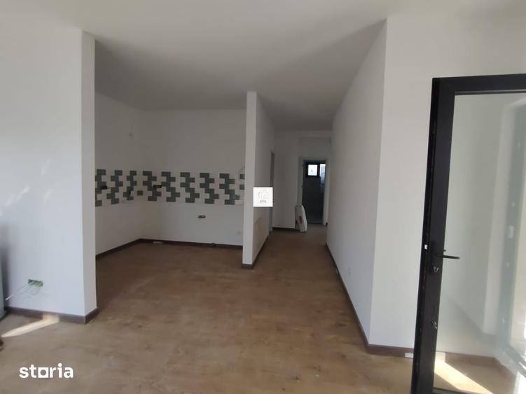 Casă cu 4 camere cu Teren 500 Mp în Periș