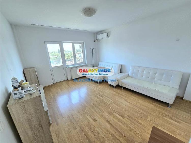 Apartament cu 3 camere decomandat în Titan