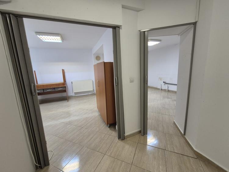 Birou, de 42 mp, în Capitol