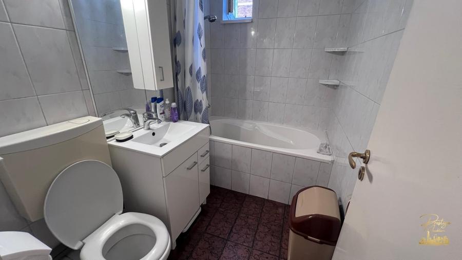 Apartament cu 3 camere decomandat, mobilat în Central